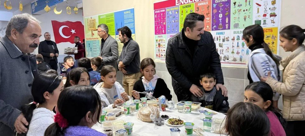 YUNAK KUZÖREN'DE GELENEKSEL İFTAR PROGRAMI