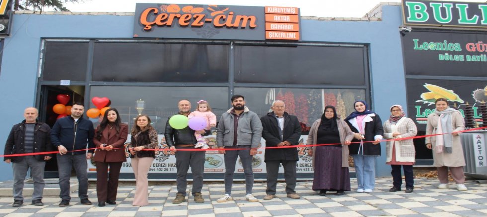 YUNAK'TA İKİ KADININ HAYALİ İLÇENİN LEZZET HARİTASINI DEĞİŞTİRDİ.