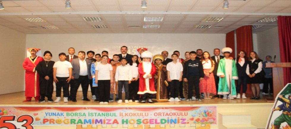YUNAK'TA İSTANBUL'UN FETHİ COŞKUYLA KUTLANDI 