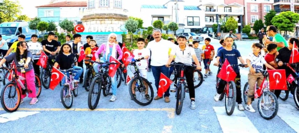 YUNAK'TA PEDALLAR MUTLULUK, SAĞLIK VE GELECEK İÇİN ÇEVRİLDİ