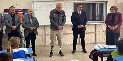 GAZİ ÖMER KULA YUNAK'TA ÖĞRETMENLER ODASININ ONUR KONUĞU OLDU