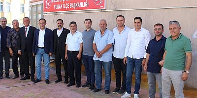 MHP’Lİ KONUR ALP   KOÇAK,YUNAK’DA ESNAF VE VATANDAŞLARLA BULUŞTU