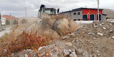 YUNAK BELEDİYESİ’NDEN FATİH MAHALLESİ’NE TEMİZLİK SEFERBERLİĞİ