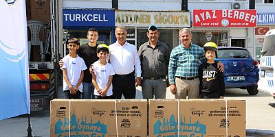 YUNAK'TA CAMİYE GİDEN ÇOCUKLAR BİSİKLETLERİNE KAVUŞTU 