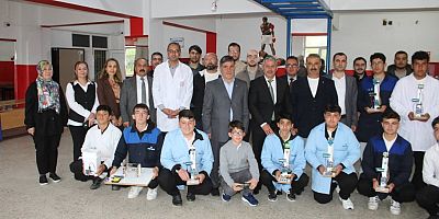 YUNAK'TA DÖRT DÖRTLÜK TÜBİTAK FUARI