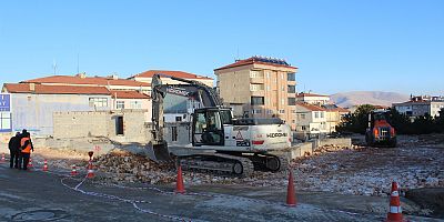 YUNAK’TA SELİN YIKTIĞI BALIKÇILAR DERESİNDE BÜYÜK DÖNÜŞÜM AÇILAN YARA YATIRIMLA KAPANIYOR