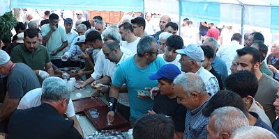 YÜZLERCE VATANDAŞA AŞURE İKRAM EDİLDİ
