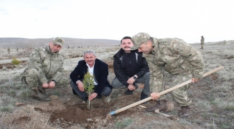 YUNAK DAĞLARINDA OPERASYON: KOMUTANLAR SAHADA, EMİR NET – BİR FİDAN, BİR VATAN, KOD ADI “YEŞİL GELECEK”